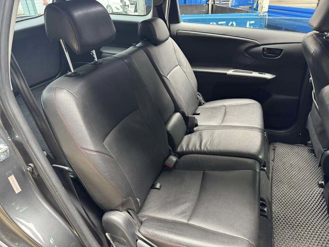 TOYOTA豐田 WISH  第3張相片