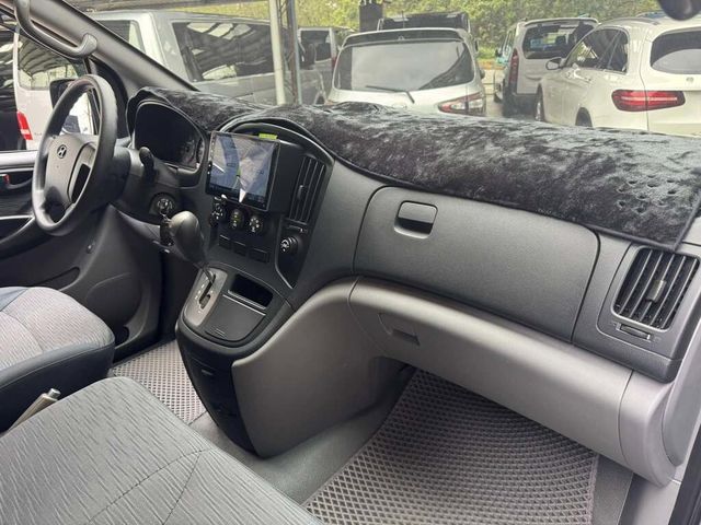HYUNDAI現代 GRAND STAREX  第9張相片