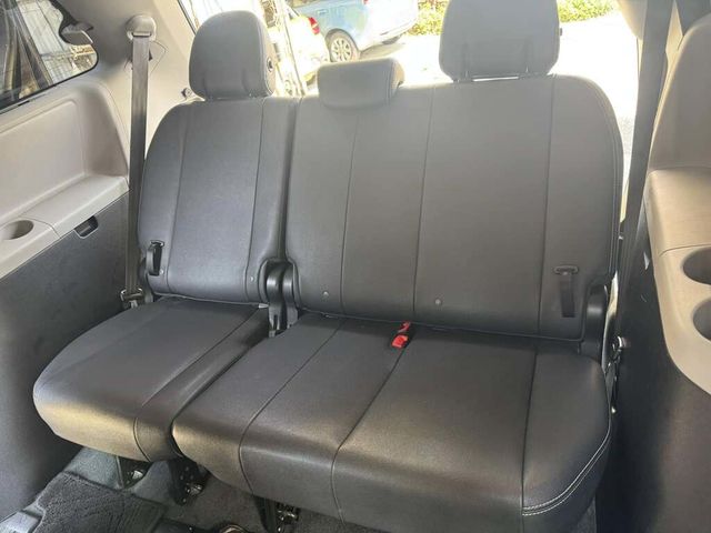 TOYOTA豐田 SIENNA  第15張相片