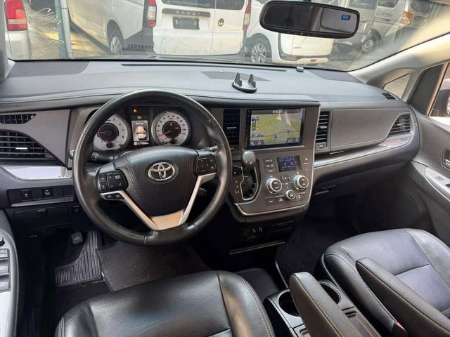 TOYOTA豐田 SIENNA  第17張相片