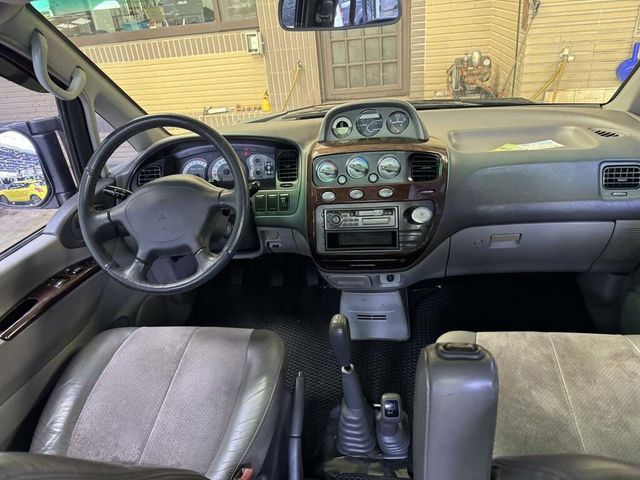 MITSUBISHI三菱 SPACE GEAR  第2張相片