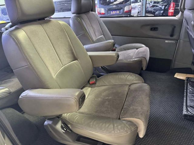 MITSUBISHI三菱 SPACE GEAR  第6張相片