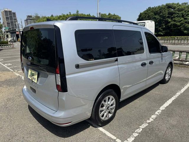 FORD福特 TOURNEO CONNECT  第2張相片