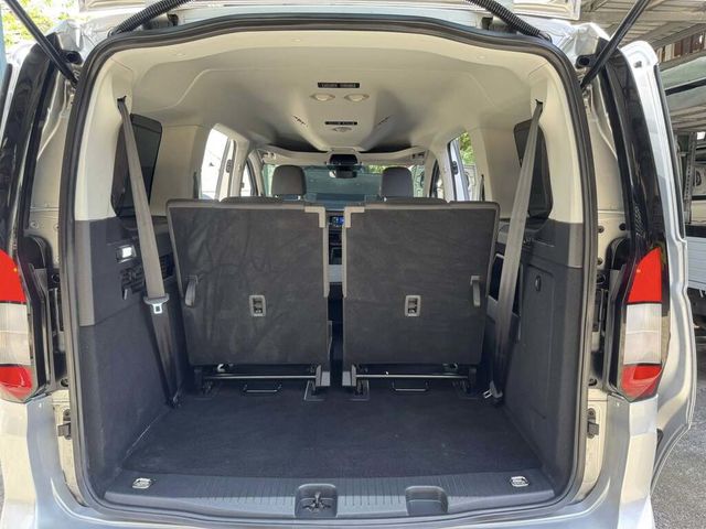 FORD福特 TOURNEO CONNECT  第13張相片