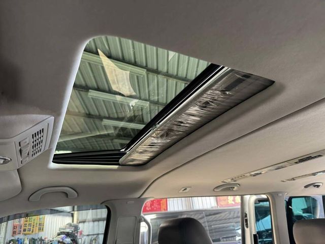VOLKSWAGEN福斯 T5 MULTIVAN  第6張相片
