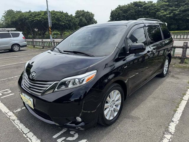 TOYOTA豐田 SIENNA  第1張相片