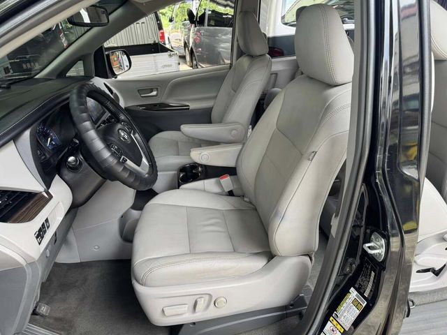 TOYOTA豐田 SIENNA  第6張相片