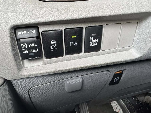 TOYOTA豐田 SIENNA  第14張相片