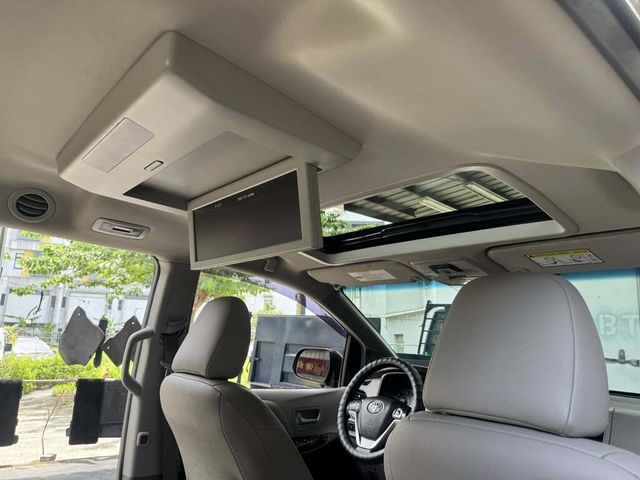 TOYOTA豐田 SIENNA  第16張相片