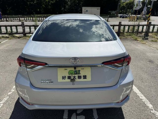 TOYOTA豐田 ALTIS  第2張相片