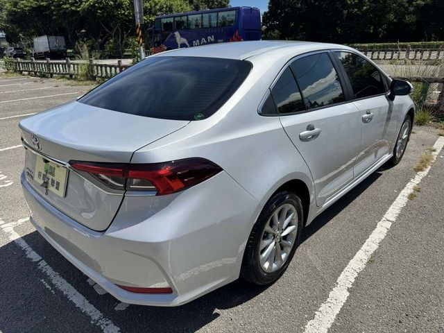 TOYOTA豐田 ALTIS  第3張相片