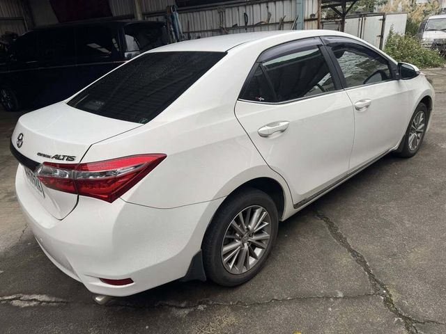 TOYOTA豐田 ALTIS  第2張相片
