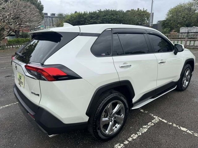 TOYOTA豐田 RAV4  第3張相片