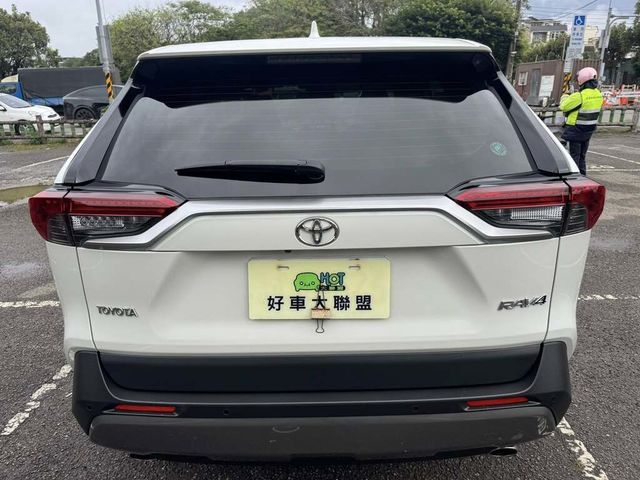 TOYOTA豐田 RAV4  第6張相片