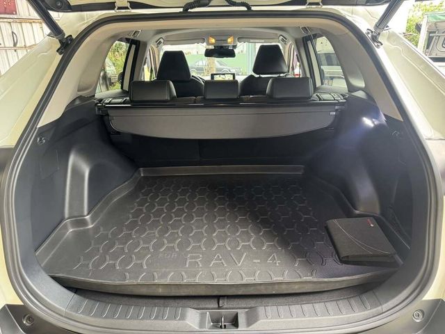 TOYOTA豐田 RAV4  第12張相片