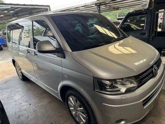 VOLKSWAGEN福斯 T5 MULTIVAN  第3張相片