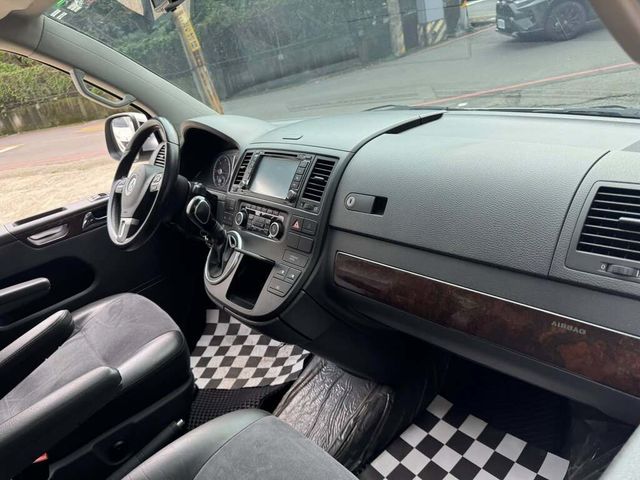 VOLKSWAGEN福斯 T5 MULTIVAN  第10張相片