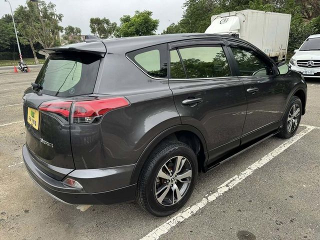 TOYOTA豐田 RAV4  第2張相片