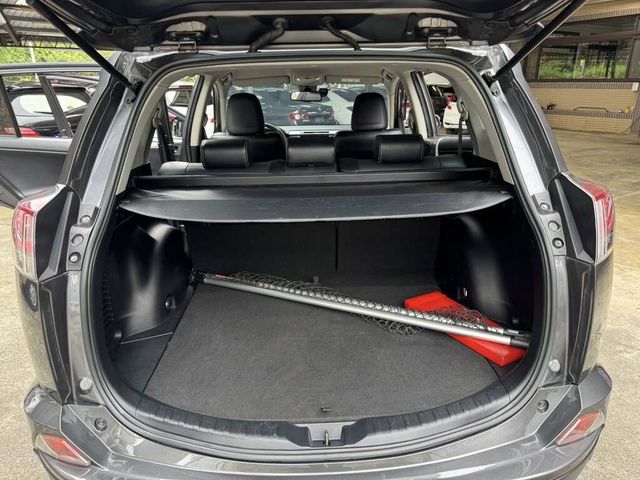 TOYOTA豐田 RAV4  第17張相片