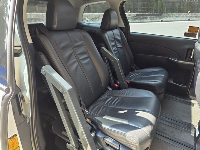 TOYOTA豐田 PREVIA  第10張相片