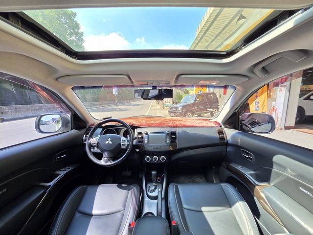 MITSUBISHI三菱 OUTLANDER  第5張相片