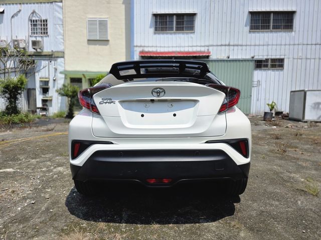 TOYOTA豐田 C-HR  第4張相片