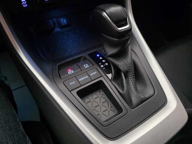 TOYOTA豐田 RAV4  第14張相片