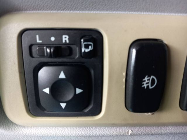 MITSUBISHI三菱 COLT PLUS  第10張相片