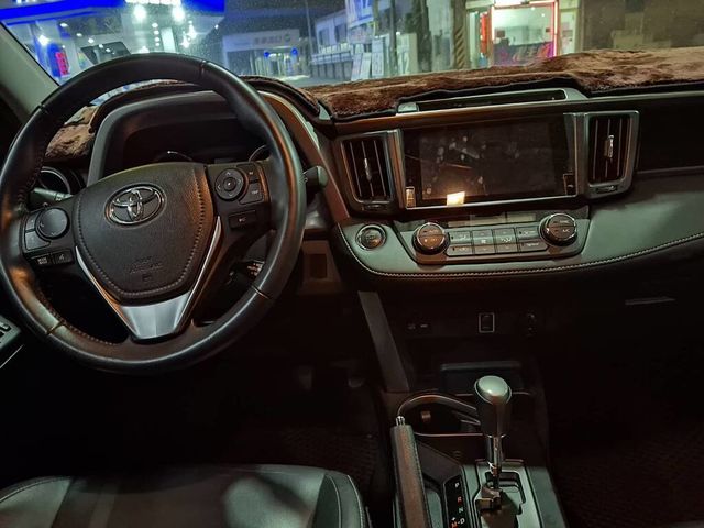 TOYOTA豐田 RAV4  第9張相片