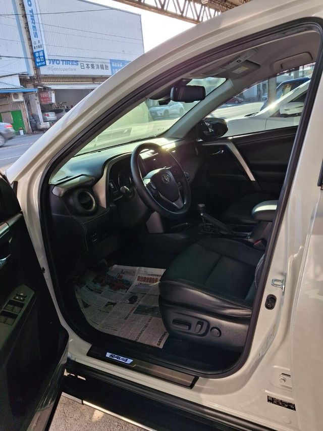 TOYOTA豐田 RAV4  第12張相片
