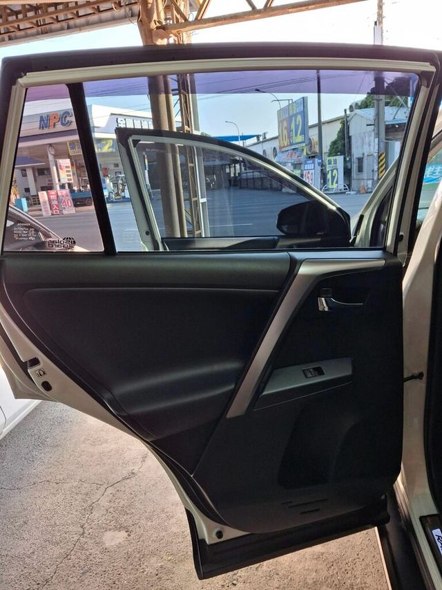 TOYOTA豐田 RAV4  第13張相片