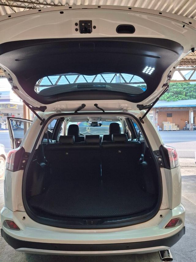 TOYOTA豐田 RAV4  第15張相片