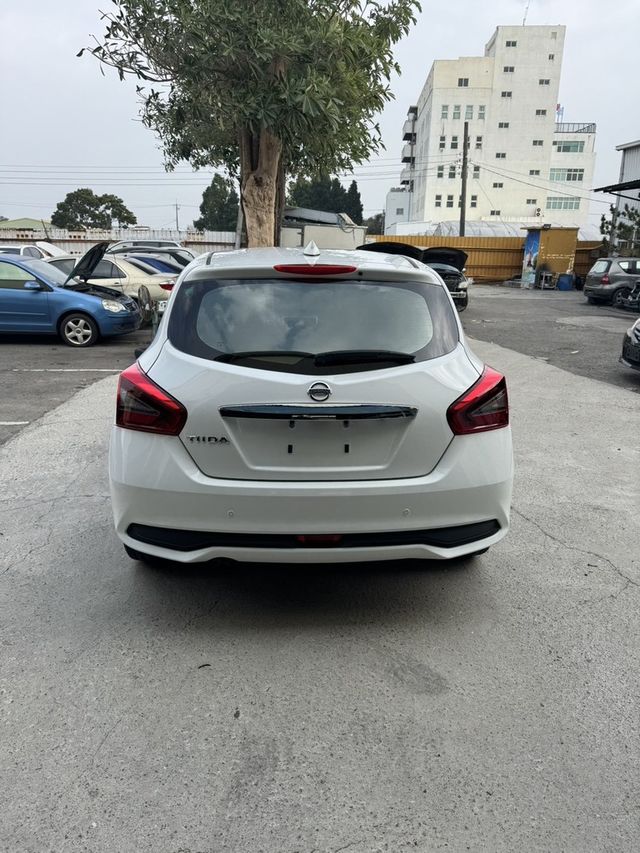 NISSAN日產 TIIDA  第4張相片