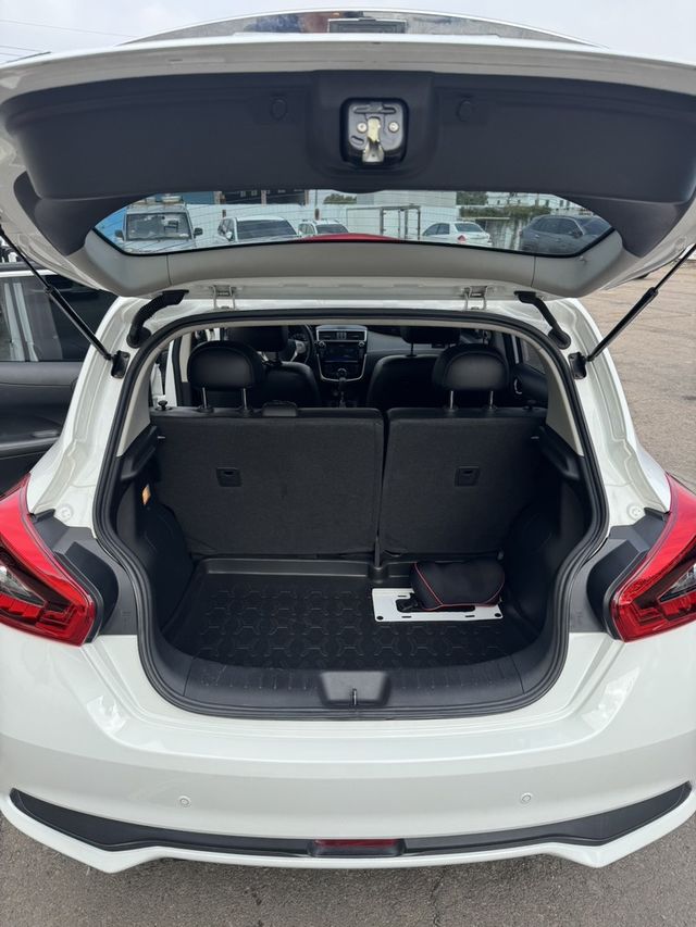 NISSAN日產 TIIDA  第14張相片