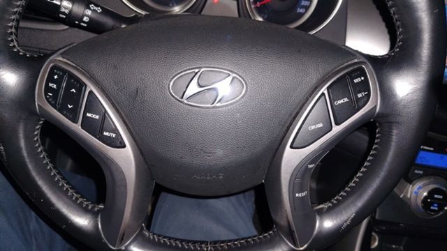 HYUNDAI現代 ELANTRA  第9張相片