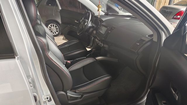 MITSUBISHI三菱 OUTLANDER  第5張相片