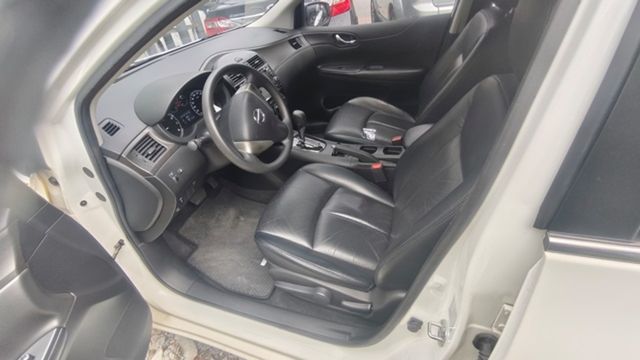 NISSAN日產 TIIDA  第5張相片