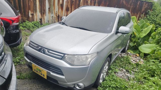 MITSUBISHI三菱 OUTLANDER  第1張相片