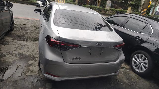 TOYOTA豐田 ALTIS  第4張相片