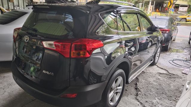 TOYOTA豐田 RAV4  第2張相片