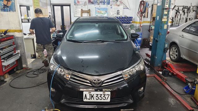TOYOTA豐田 ALTIS  第1張相片