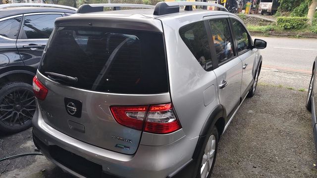 NISSAN日產 LIVINA  第2張相片