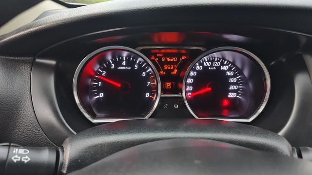 NISSAN日產 LIVINA  第7張相片