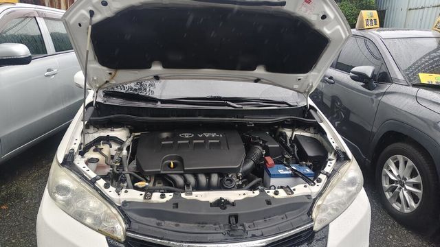 TOYOTA豐田 WISH  第8張相片