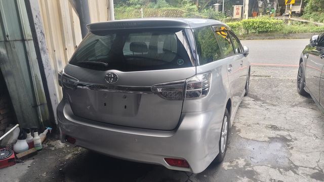 TOYOTA豐田 WISH  第2張相片