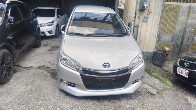 TOYOTA豐田 WISH  第3張相片