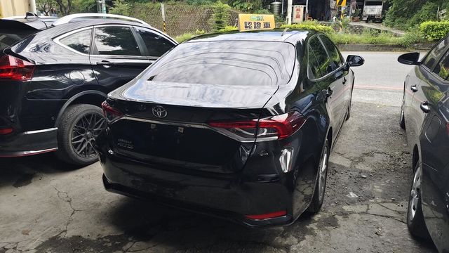 TOYOTA豐田 ALTIS  第2張相片