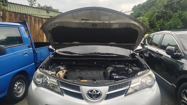 TOYOTA豐田 RAV4  第10張相片