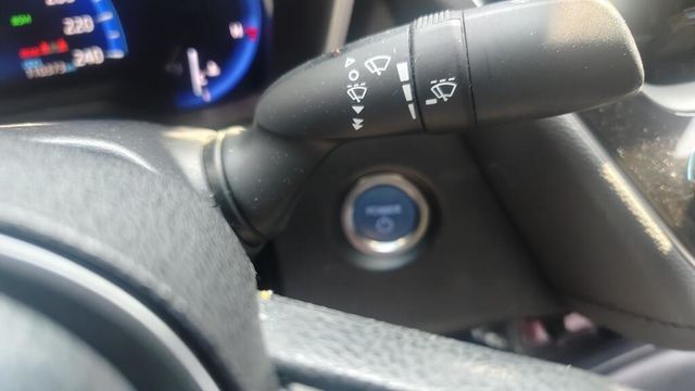TOYOTA豐田 COROLLA ALTIS HYBRID  第8張相片