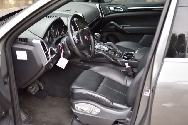 PORSCHE保時捷 CAYENNE  第16張相片